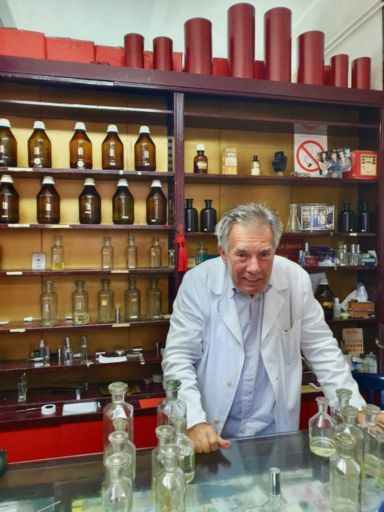 Gör din egen parfym i Belgrad. 
